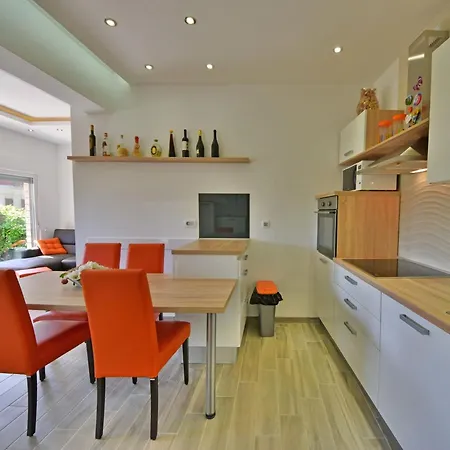 Holiday Koalas Nest & By Interhome
